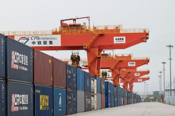 Дороги и погранпереходы: как развивают инфраструктуру хабов, рассказал глава Минтранспорта