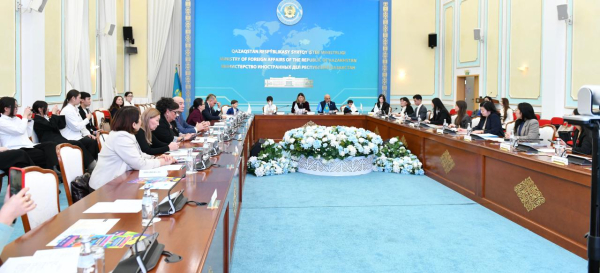 Эксперты и депутаты обсудили будущее ювенальной юстиции в Казахстане