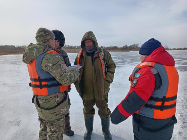Более 6 тысяч рейдов: МЧС усилило профилактику несчастных случаев на льду Более 6 тысяч рейдов: МЧС усилило профилактику несчастных случаев на льду