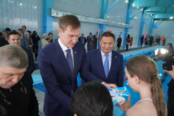 В Макинске открылся долгожданный бассейн