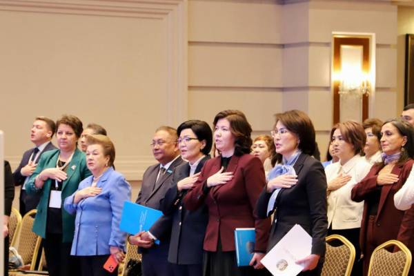 Казахстан внедряет международные практики для развития детей раннего возраста