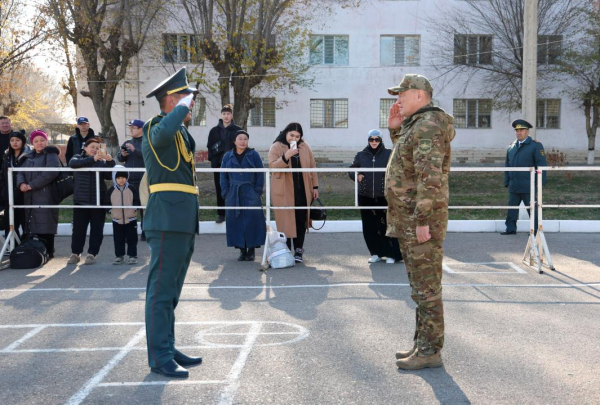 Даурен Косанов проверил боеготовность и условия службы в Луговском гарнизоне
