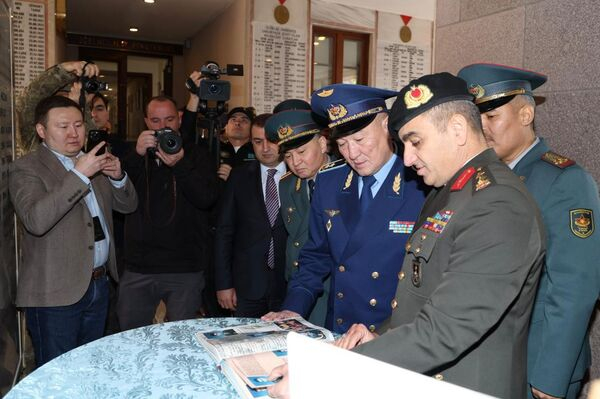 Мемориальную доску в память о погибшем казахстанском офицере открыли в Турции 