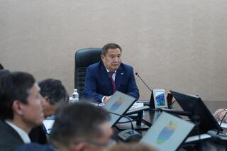 Аким Акмолинской области Марат Ахметжанов встретился с членами общественного совета