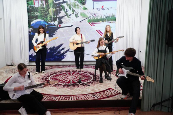 Марат Ахметжанов встретился с жителями Сандыктауского района и обсудил развитие территории