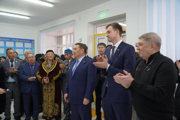 В Макинске открылся долгожданный бассейн