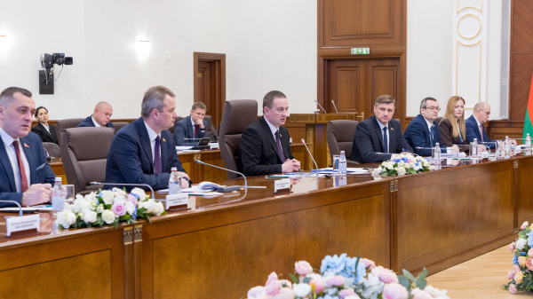 Казахстан и Беларусь углубляют взаимодействие в области инвестиций, ИИ и логистики Казахстан и Беларусь углубляют взаимодействие в области инвестиций, ИИ и логистики