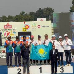 Аким Акмолинской области Марат Ахметжанов поздравил лучника Андрея Тютина с исторической победой на чемпионате Азии в Дакке (Бангладеш)