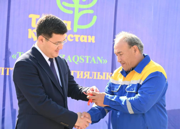 Жетысай становится чище: коммунальные службы получили современное оборудование Жетысай становится чище: коммунальные службы получили современное оборудование