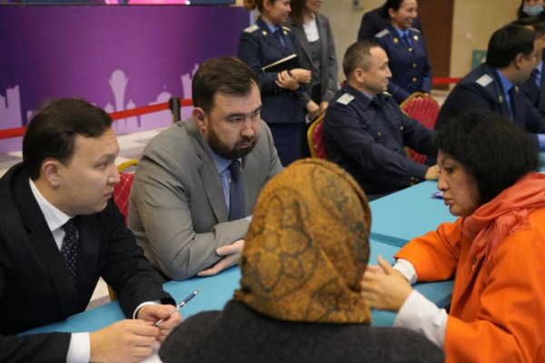 «Народный юрист»: почти 100 специалистов ответили на вопросы горожан в столице