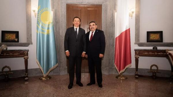 Геннадий Головкин и посол РК в Италии обсудили участие казахстанской сборной в Олимпийских играх Милан-Кортина
Геннадий Головкин и посол РК в Италии обсудили участие казахстанской сборной в Олимпийских играх Милан-Кортина