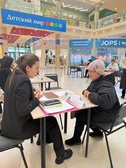 В рамках концепции «Слышащего государства» на площадке ТРЦ 12 ноября по инициативе акимата города Кокшетау проведен «День услугополучателя».