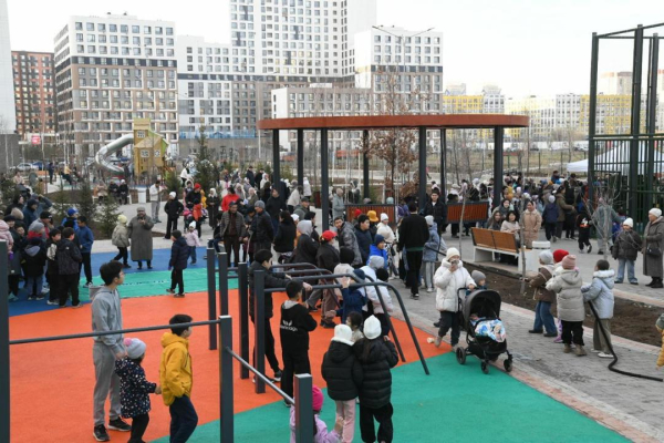 
Вместо бизнес-центра – сквер: новое общественное пространство открыли в Астане
