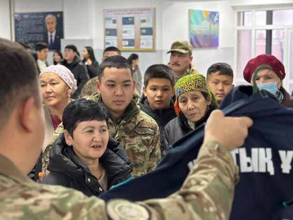 Родители гвардейцев ознакомились с воинской частью в Туркестане Родители гвардейцев ознакомились с воинской частью в Туркестане