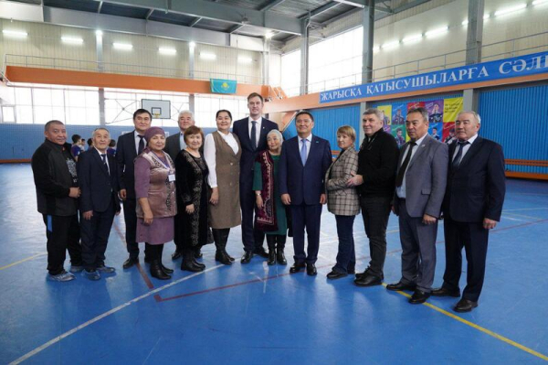 В Макинске открылся долгожданный бассейн