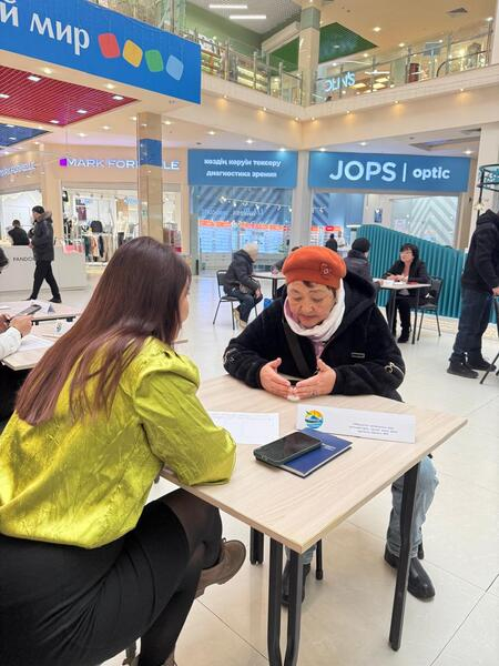 В рамках концепции «Слышащего государства» на площадке ТРЦ 12 ноября по инициативе акимата города Кокшетау проведен «День услугополучателя».
