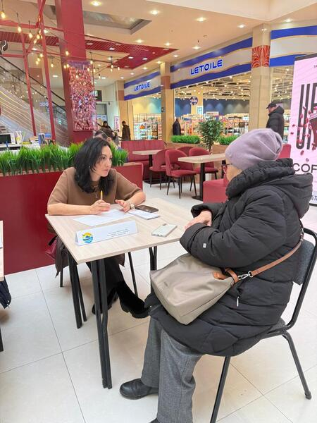 В рамках концепции «Слышащего государства» на площадке ТРЦ 12 ноября по инициативе акимата города Кокшетау проведен «День услугополучателя».