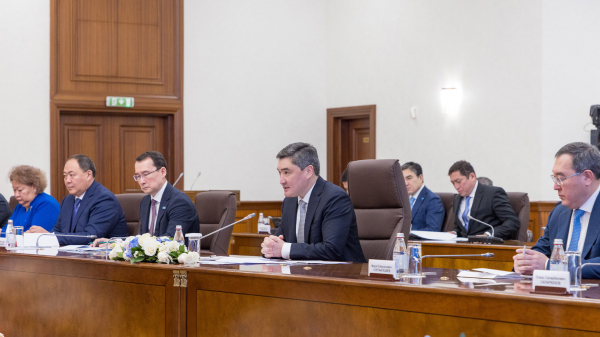 Казахстан и Беларусь углубляют взаимодействие в области инвестиций, ИИ и логистики Казахстан и Беларусь углубляют взаимодействие в области инвестиций, ИИ и логистики