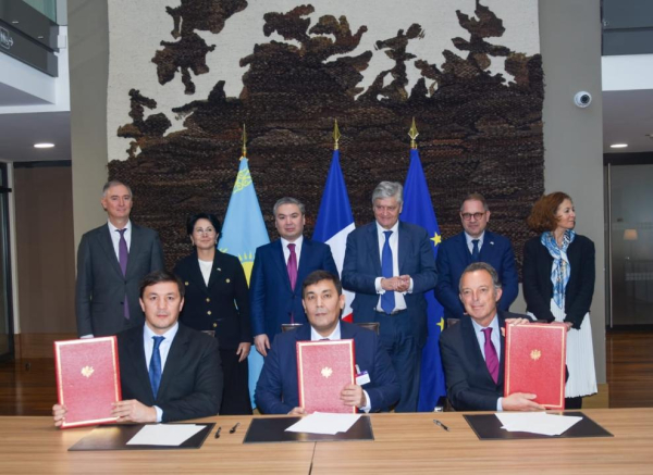 В Париже подписаны новые соглашения между компаниями Казахстана и Франции