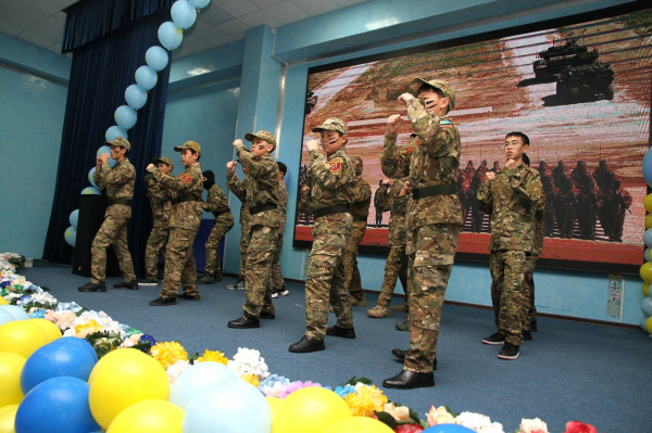 В Астане в классе «Жас Бүркіт» Национальной гвардии состоялась торжественная церемония принятия присяги В Астане в классе «Жас Бүркіт» Национальной гвардии состоялась торжественная церемония принятия присяги