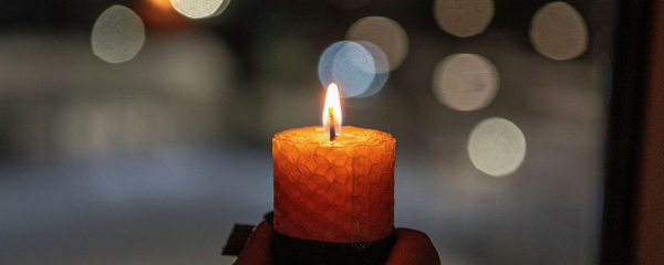 Мощный взрыв выбил рамы балкона на западе Казахстана - видео Мощный взрыв выбил рамы балкона на западе Казахстана - видео