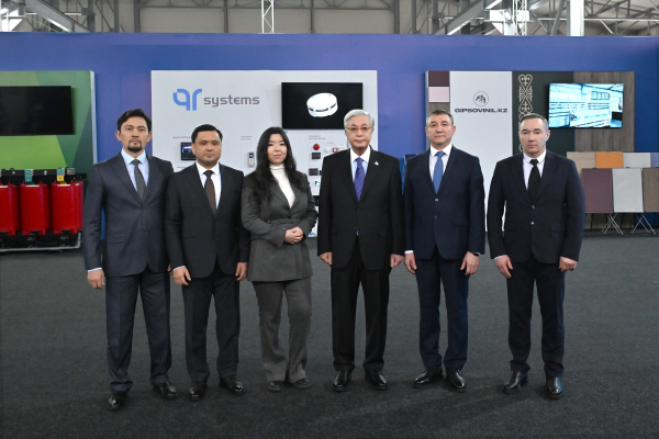 Обрабатывающая промышленность Астаны: Токаев посетил индустриальную выставку