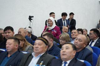 Аким Акмолинской области Марат Ахметжанов встретился с жителями Ерейментауского района Аким Акмолинской области Марат Ахметжанов встретился с жителями Ерейментауского района