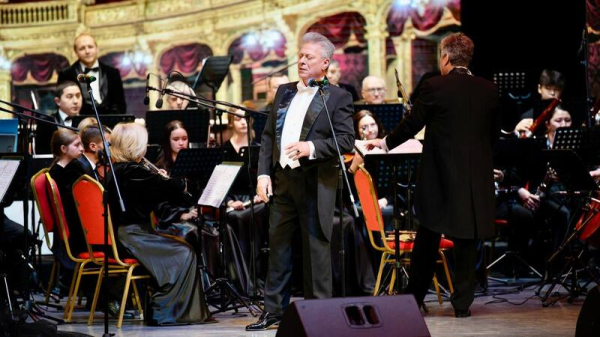 В ВКО состоялся концерт Заслуженного артиста РК Вячеслава Ткача