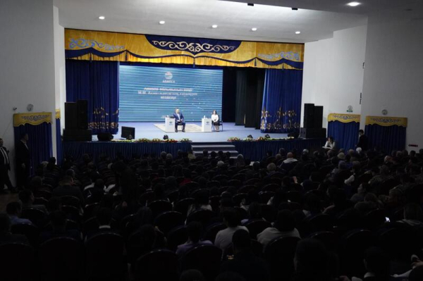 Аким Акмолинской области Марат Ахметжанов провел встречу с жителями Коргалжынского района Аким Акмолинской области Марат Ахметжанов провел встречу с жителями Коргалжынского района