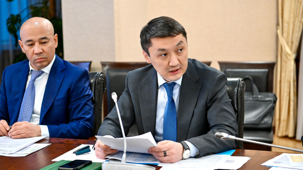 Какие отрасли являются драйверами экономического роста в Казахстане