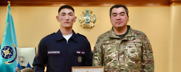 Жителя Астаны наградили медалью за спасение человека, провалившегося под лед