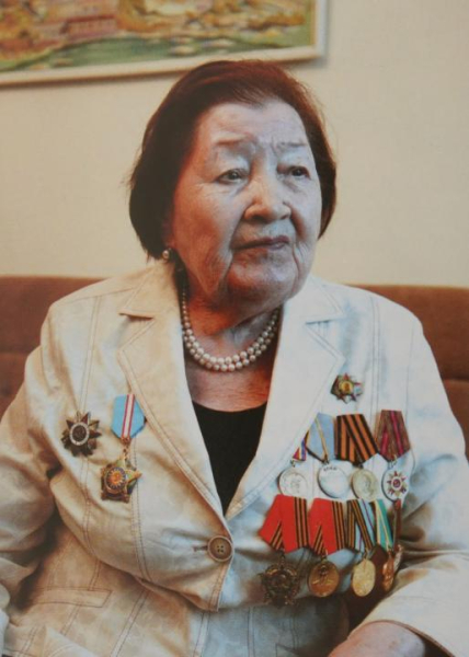 Фронтовой радистке Дарбале Жабатаевой исполнилось 99 лет
