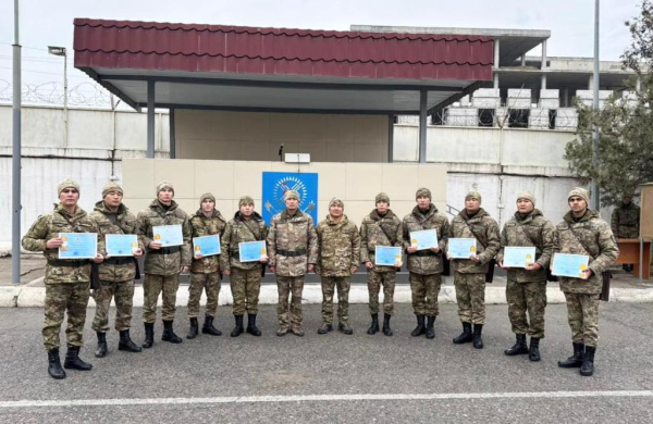 В Шымкенте молодые сержанты Нацгвардии приняли кодекс чести В Шымкенте молодые сержанты Нацгвардии приняли кодекс чести