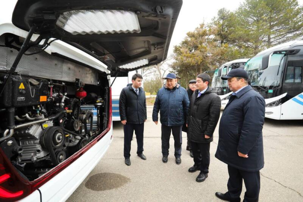 В Актау предприятию MAЭK вручили 20 автобусов В Актау предприятию MAЭK вручили 20 автобусов