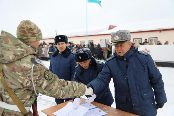 В Акмолинском гарнизоне солдаты войск ПВО дали клятву на верность Родине В Акмолинском гарнизоне солдаты войск ПВО дали клятву на верность Родине