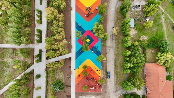 Алматинский район Астаны масштабно обновили: дворы, дороги и парки