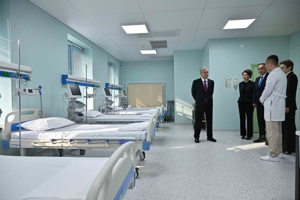 Токаев оценил развитие кардиохирургии в Таразе