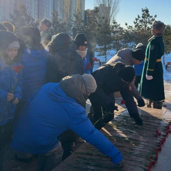 Воспитанники &laquo;Жас сарбаз&raquo; почтили память Бауыржана Момышулы