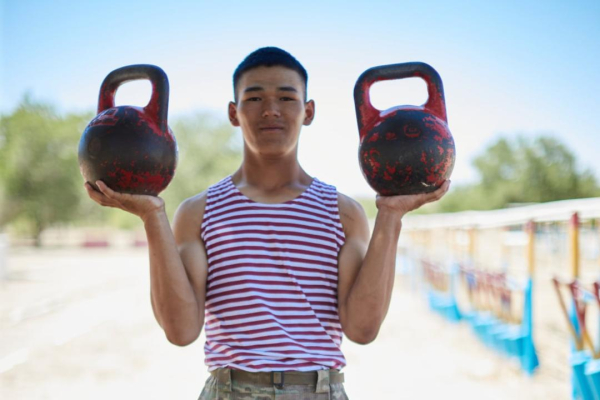 Спортсмен, диктор и полиглот: какие таланты прославились в рядах Нацгвардии в уходящем году