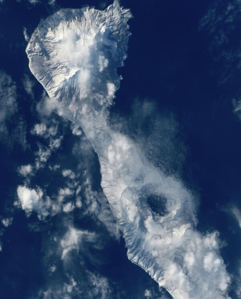 Межзвёздный объект 3I/ATLAS и туманность-бабочка: самые необычные космические фото - 2025