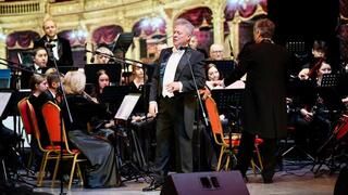 В ВКО состоялся концерт Заслуженного артиста РК Вячеслава Ткача