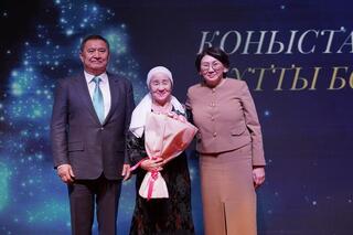 В новую квартиру &ndash; в Новый год: очередникам Косшы вручили ключи