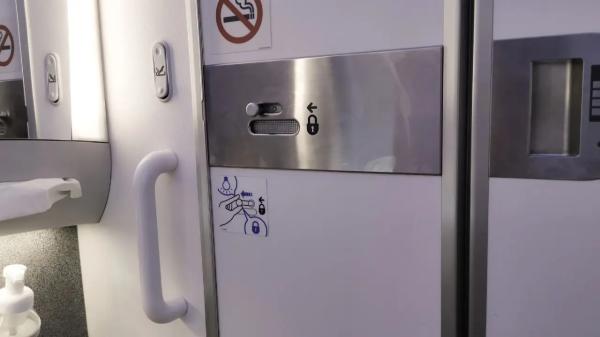 Все туалеты вышли из строя: самолёт Air Astana вернулся в аэропорт вылета
Все туалеты вышли из строя: самолёт Air Astana вернулся в аэропорт вылета