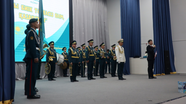 В Ленгере состоялась встреча школьников с представителями Военного колледжа