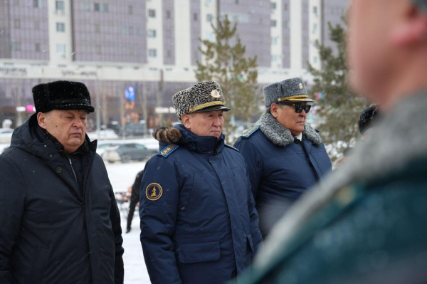 Память легендарного Бауыржана Момышулы почтили в Астане 