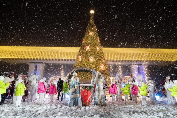 
Сияние зимы: как выглядят главные новогодние ёлки в городах Казахстана
