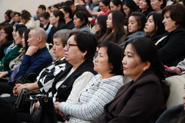 Аким Акмолинской области встретился с населением города Кокшетау