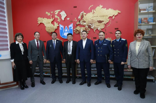 Круглый стол в ВКО объединил судей, юристов и студентов-правоведов Круглый стол в ВКО объединил судей, юристов и студентов-правоведов