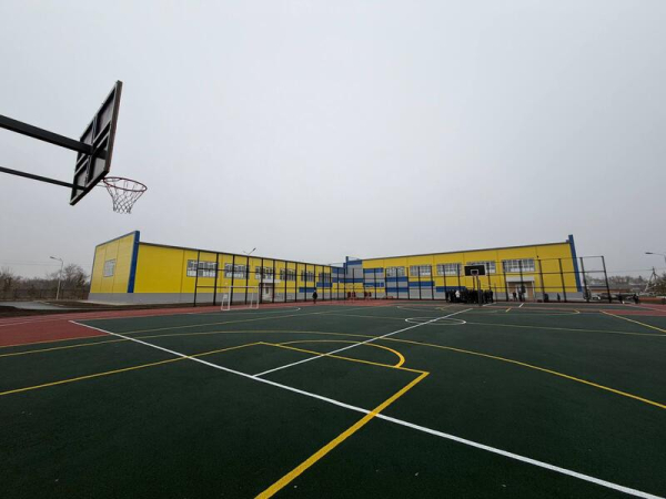 Еще один долгострой завершен: введен в эксплуатацию физкультурно-оздоровительный комплекс в селе Красный Яр Еще один долгострой завершен: введен в эксплуатацию физкультурно-оздоровительный комплекс в селе Красный Яр