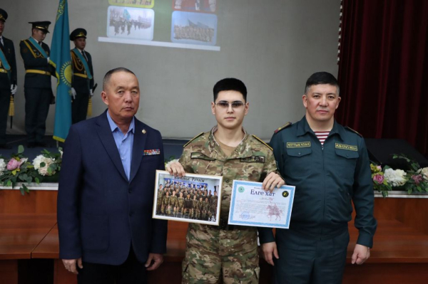 Торжественные проводы в Национальной гвардии: столичные солдаты возвращаются домой